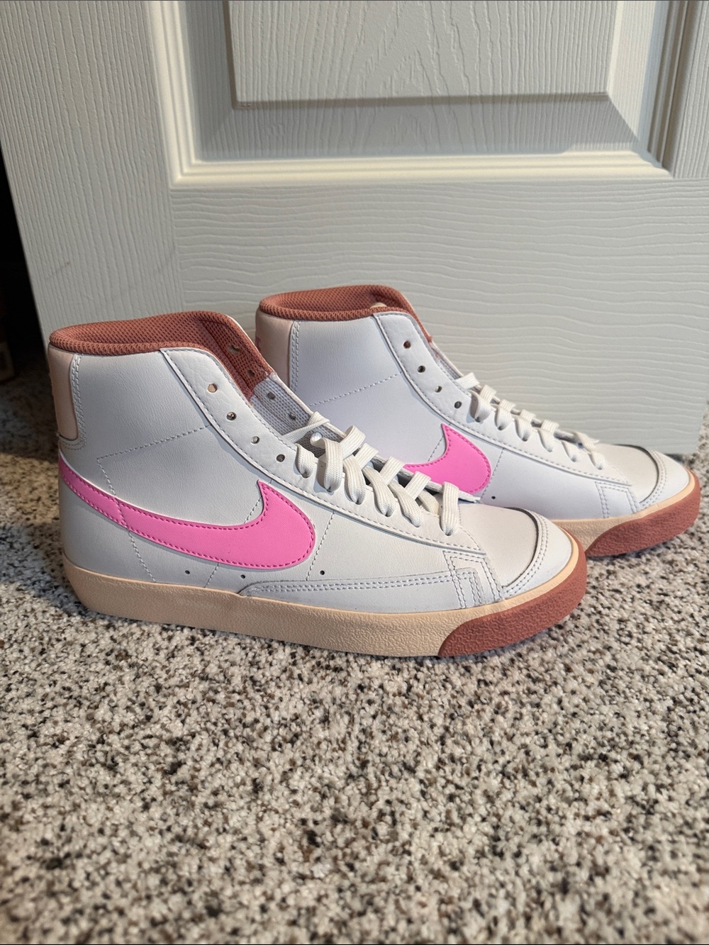 Nike Blazer mid ‘77 Sneakers in White with Pink Swoosh and Tan Accents